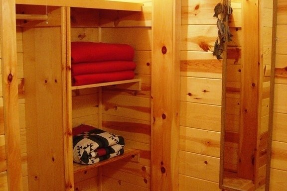 Rentini Peckerwood Knob Cabins
