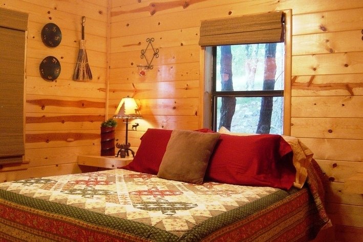 Rentini Peckerwood Knob Cabins
